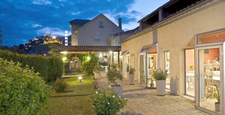 Hôtel pour 4 personnes, avec piscine et terrasse à Saint-Flour - 3