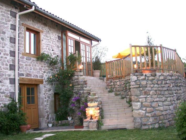 Gîte pour 5 personnes, avec jardin, animaux acceptés à Chaspinhac
