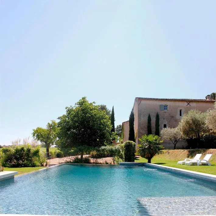 Apartamento de vacaciones para 3 personas, con jardín además de piscina y vistas - 1