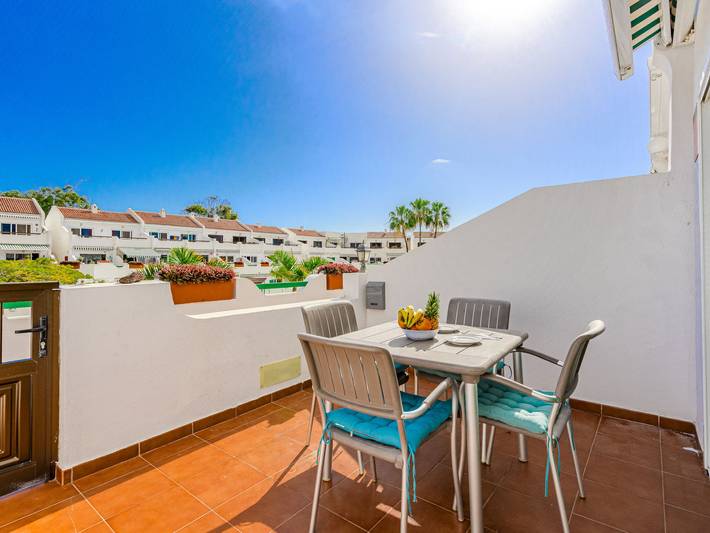 Gîte pour 2 personnes, avec terrasse ainsi que bassin pour enfant et jardin à Arona - 2