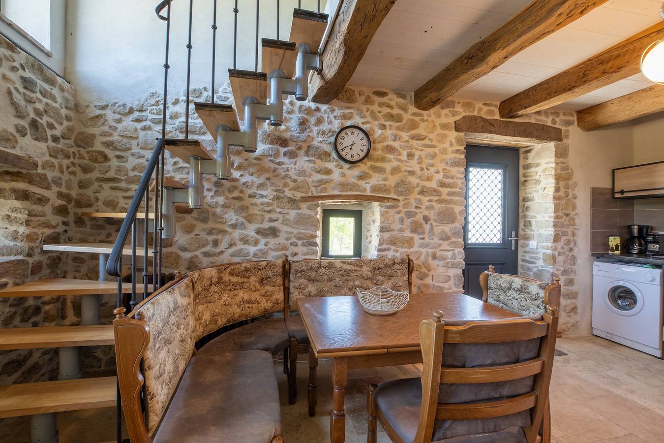 Casa de vacaciones 'Gîte Figuier Au Mas Dujau' con vistas a la montaña, piscina compartida y Wi-Fi in Saint-Sauveur-de-Cruzières, Ardèche
