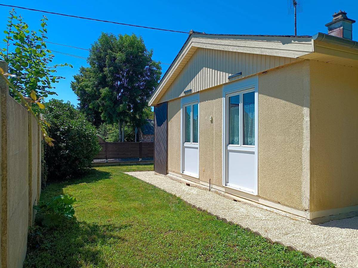 Two-Bedroom House in Saint-Germain-le-Guillaume, Mayenne