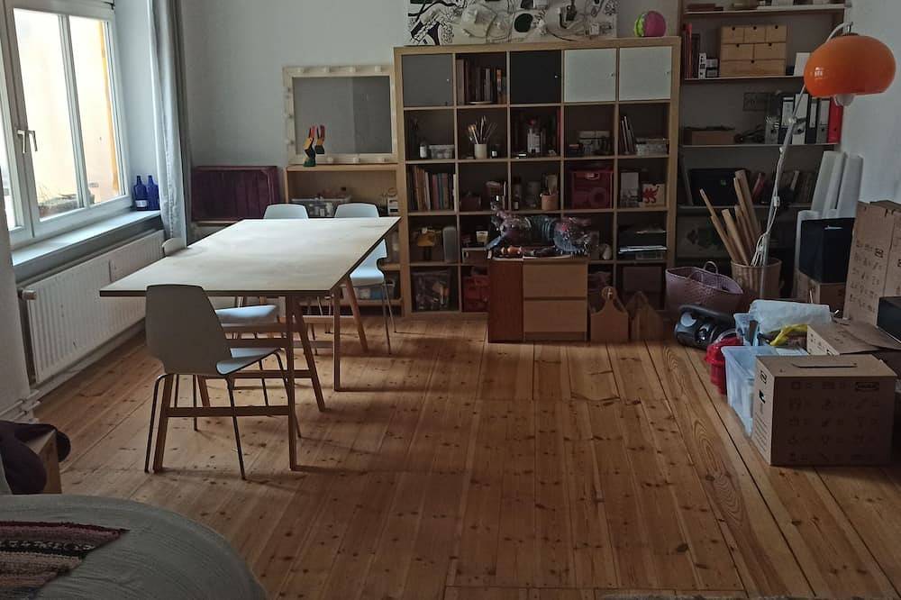 Ganze Wohnung, Great copyright appartment in Prenzlauer Berg in Prenzlauer Berg Berlin, Berlin