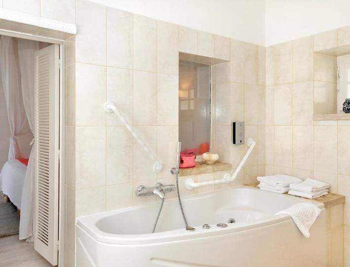 Hôtel pour 4 personnes, avec piscine ainsi que sauna et jardin à Chitenay - 4