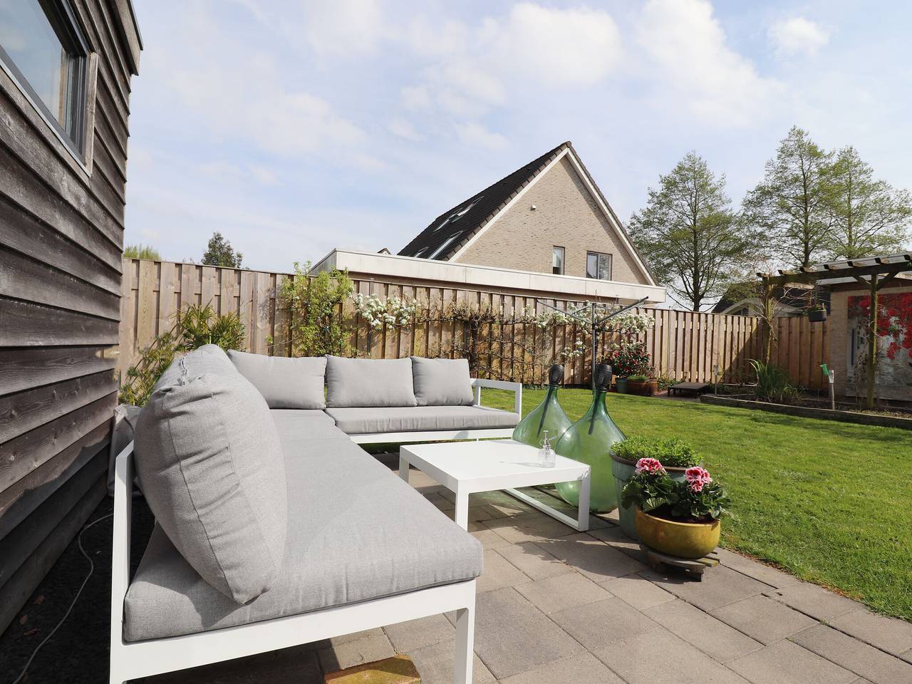 Ferienhaus mit großem umzäunten Garten in Nationalpark De Alde Feanen