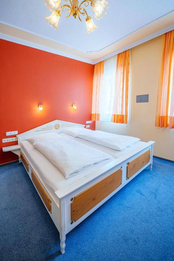Hotel, mit Terrasse und Garten sowie Pool und Sauna