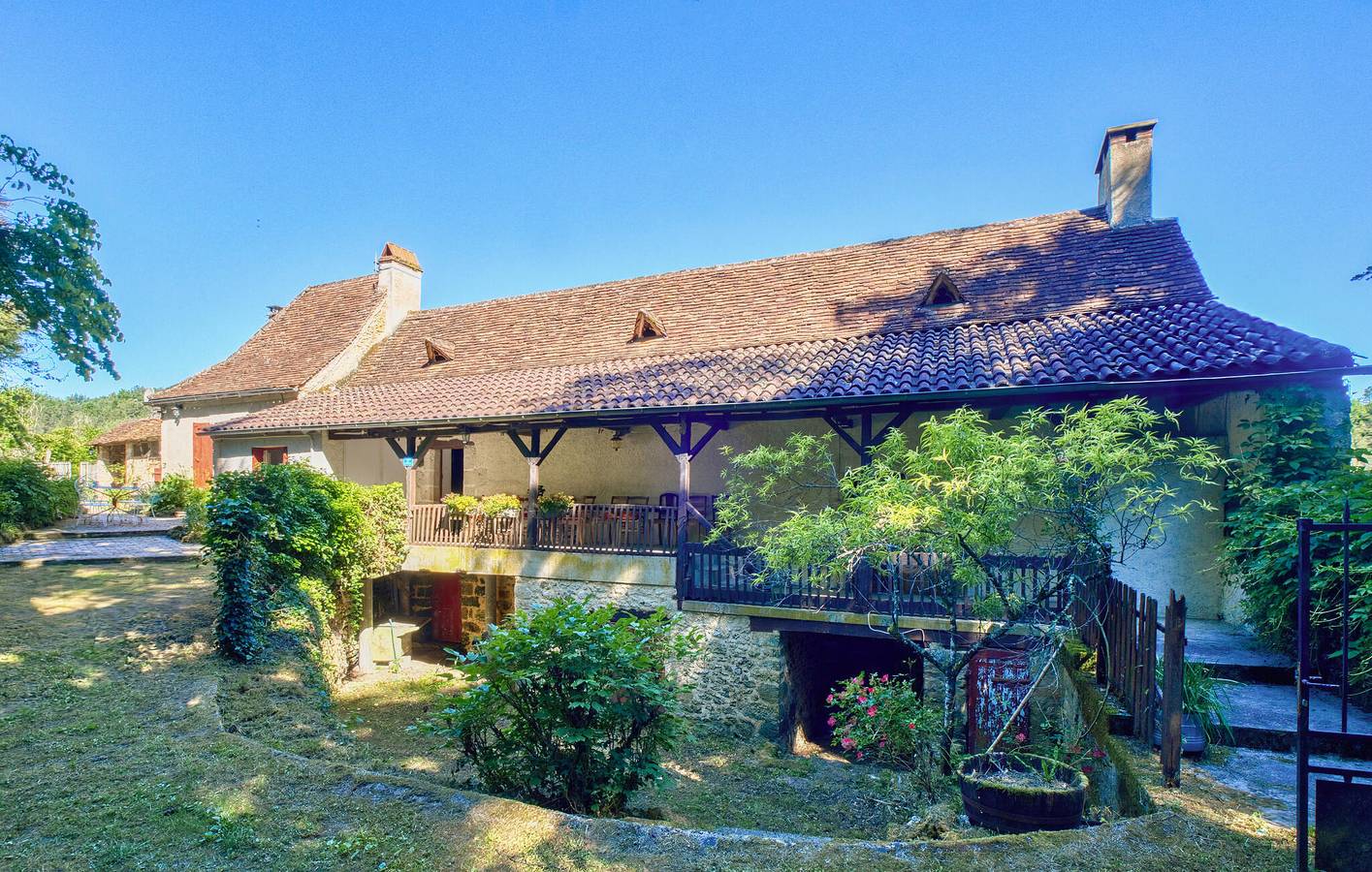 Appartement tranquille avec piscine, jardin et WiFi à 2,5 km de Plazac in Plazac, Périgord Noir