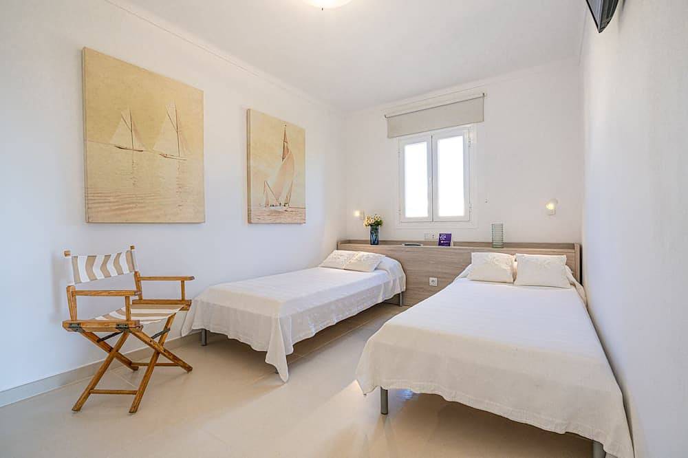 Vivienda Con Wifi Y A/A, Cerca De Playas : La Cala Salmoina Y El Calo Des Moro in Cala Llombards, Santanyí