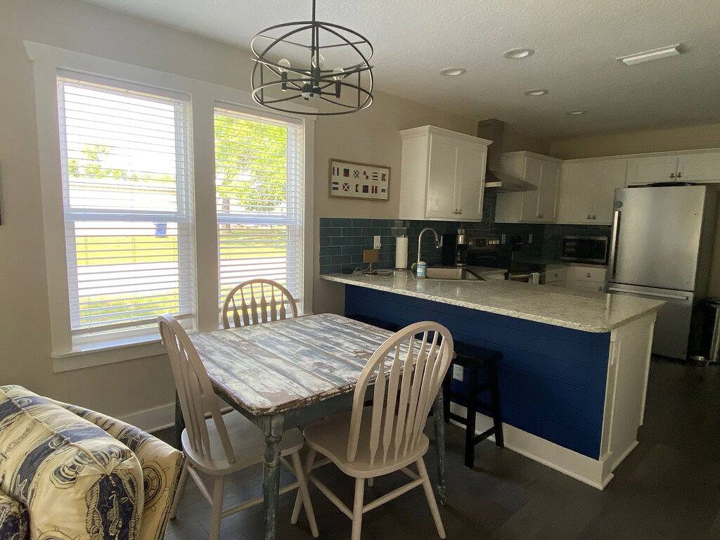 New home walking distance to downtown Fernandina & 8 minute drive to the Beach! in Fernandina Beach, Amelia Island