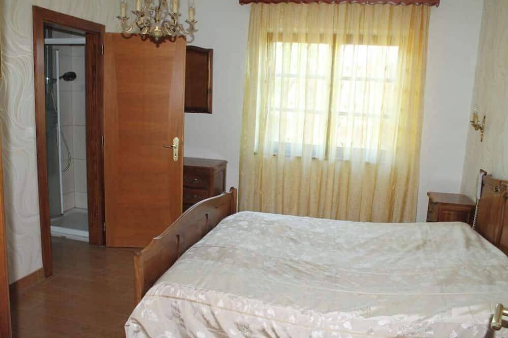 Entire apartment, Maison Située Dans le Vignoble, Appartement à L'étage Avec Entrée Indépendante in Soultzmatt, Parc naturel régional des Ballons des Vosges