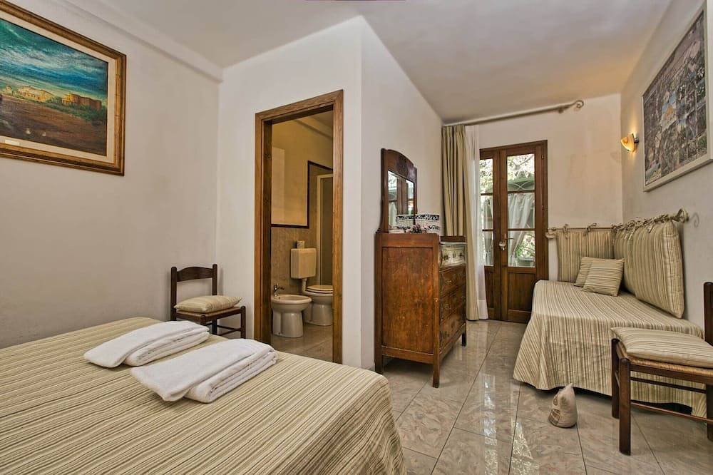 Apartment in Sassetta with Pool and Garden in Donoratico, Etruscan Coast