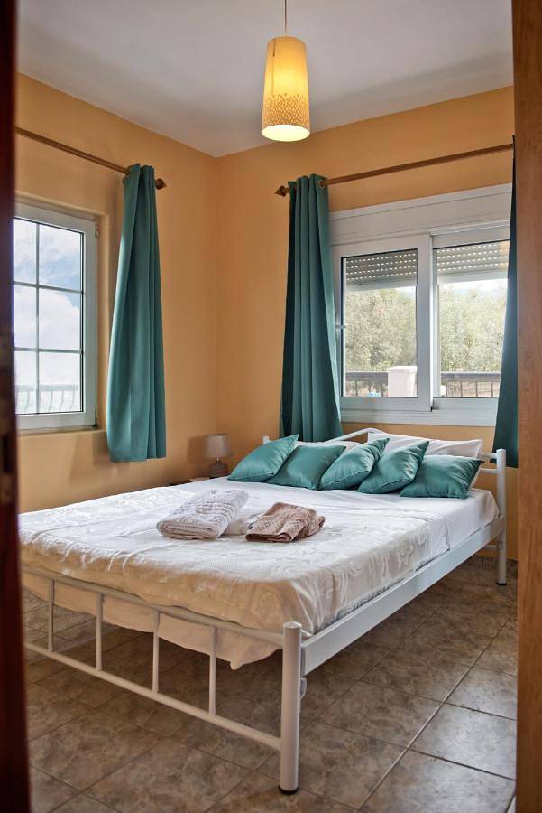 Gîte pour 3 personnes, avec jardin dans Portes