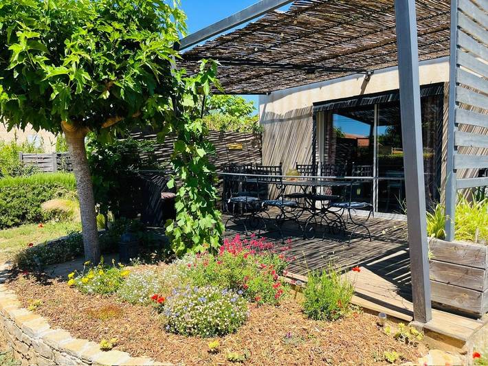 Gîte pour 4 personnes, avec terrasse et jardin