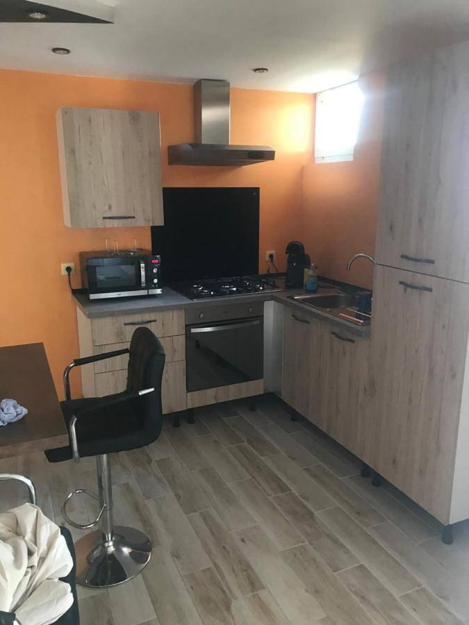 Gîte pour 2 personnes, avec terrasse ainsi que jardin et vue à Decize - 4