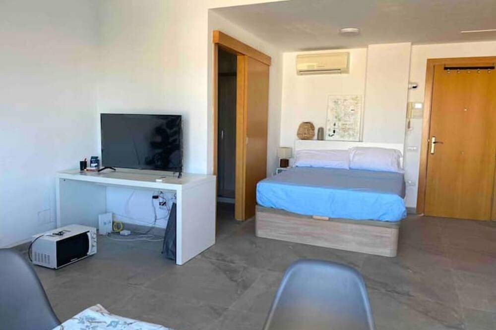 Appartamento intero, Loft Moderno en Terrassa, Ideal Parejas. Wifi. Pk in Terrassa, Barcellona entroterra