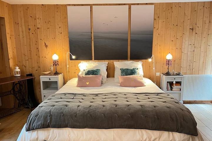 Hidden gem in Bayeux : 3 bedrooms, backyard and spa -  king and queen size beds in Bayeux, Bayeux region