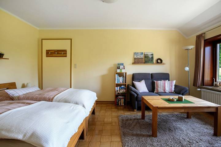 Ganzes Studio, Ferienwohnung Am Eiderdeich" mit privater Terrasse, Gemeinschaftsgarten und Wi-Fi in Delve, Eider-Treene-Sorge
