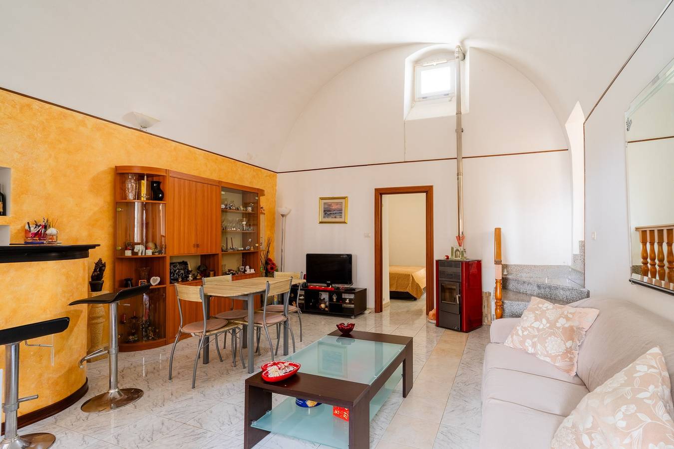 Appartamento intero, Appartamento 'Elena Inn' con terrazza privata, Wi-Fi e aria condizionata in Matino, Golfo di Taranto