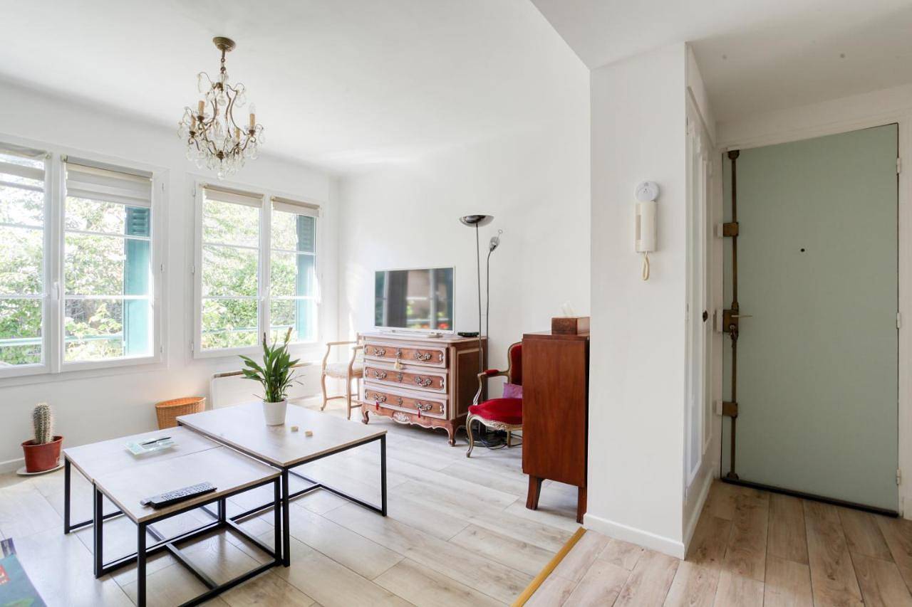 Appartement entier, One-Bedroom Apartment in Rueil-Malmaison, Hauts-de-Seine