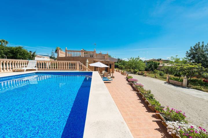 Familienfreundliche Villa "Ses Llegitimes" mit Pool in Son Daviu Nou, Marratxí