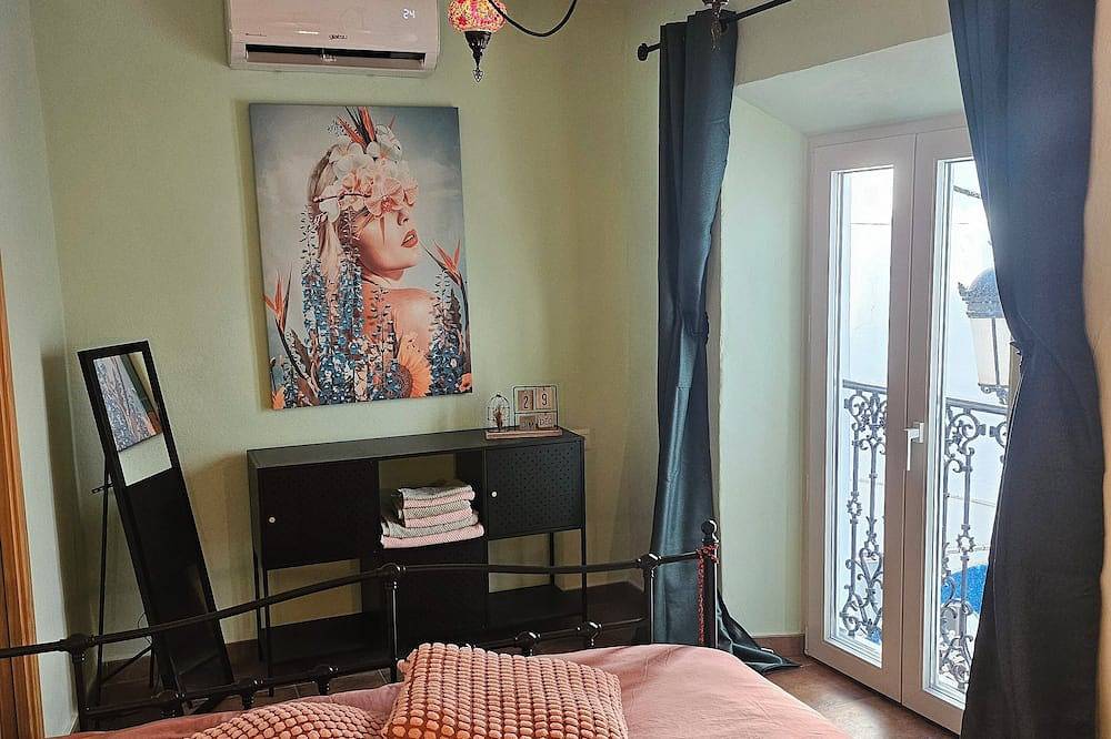 Character house in the heart of the village next to a free parking lot in Cómpeta, Málaga Province