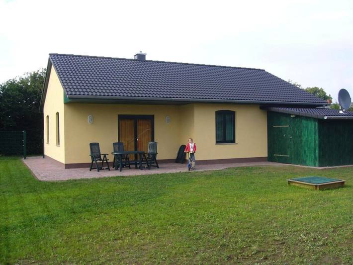 Ferienhaus für 6 Personen, mit Garten und Terrasse in Satow