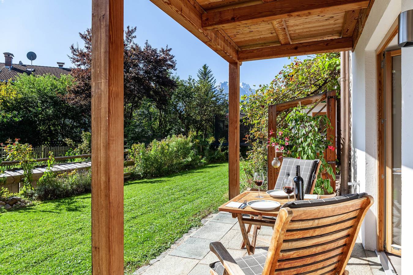 Hel lägenhet, Apartment 'Ferienwohnung Pflegersee' with Mountain View, Private Terrace and Wi-Fi in Garmisch-Partenkirchen, De Bayerska Alperna