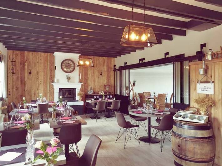 Hôtel pour 2 personnes, avec vue et jardin à Villequier-Aumont