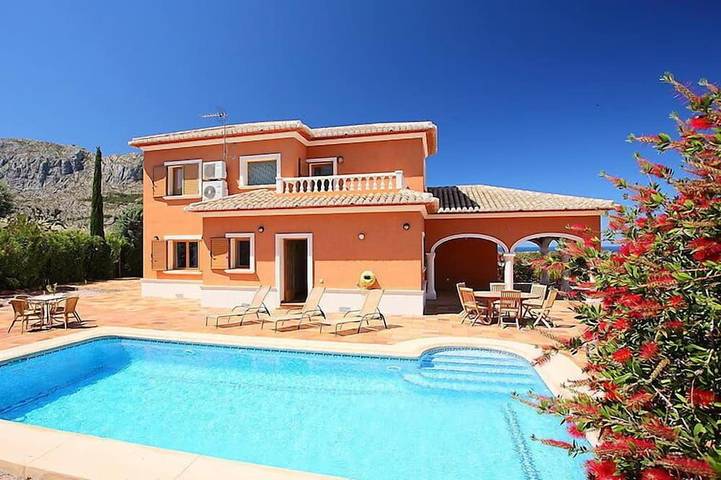 Holiday home for 6 people, with pool and terrace as well as garden - 1