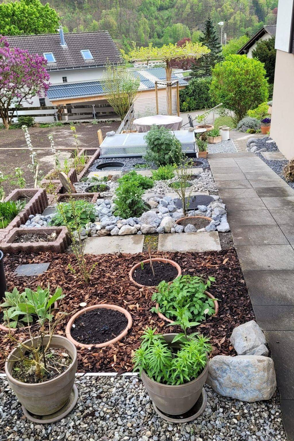 Ganze Ferienwohnung, Ferienwohnung für 2 Personen mit Garten in Mitlödi, Glarus Süd