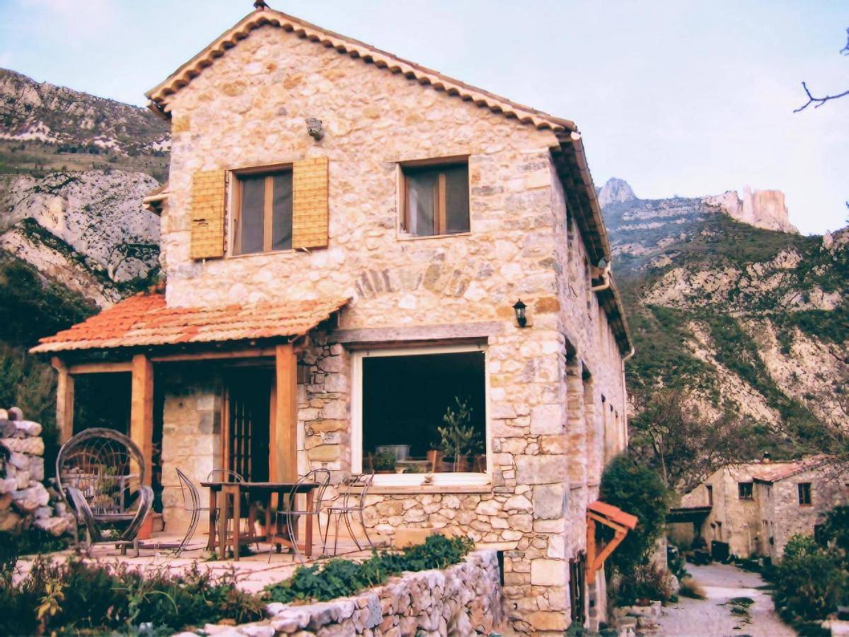 Double Room with Private Bathroom in Castellane, Parc naturel régional du Verdon