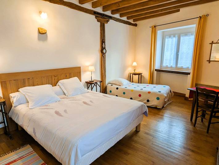 Ferienhaus Chaumot: Komfortabel, Haustiere erlaubt, Wandernähe in Chaumot, Yonne