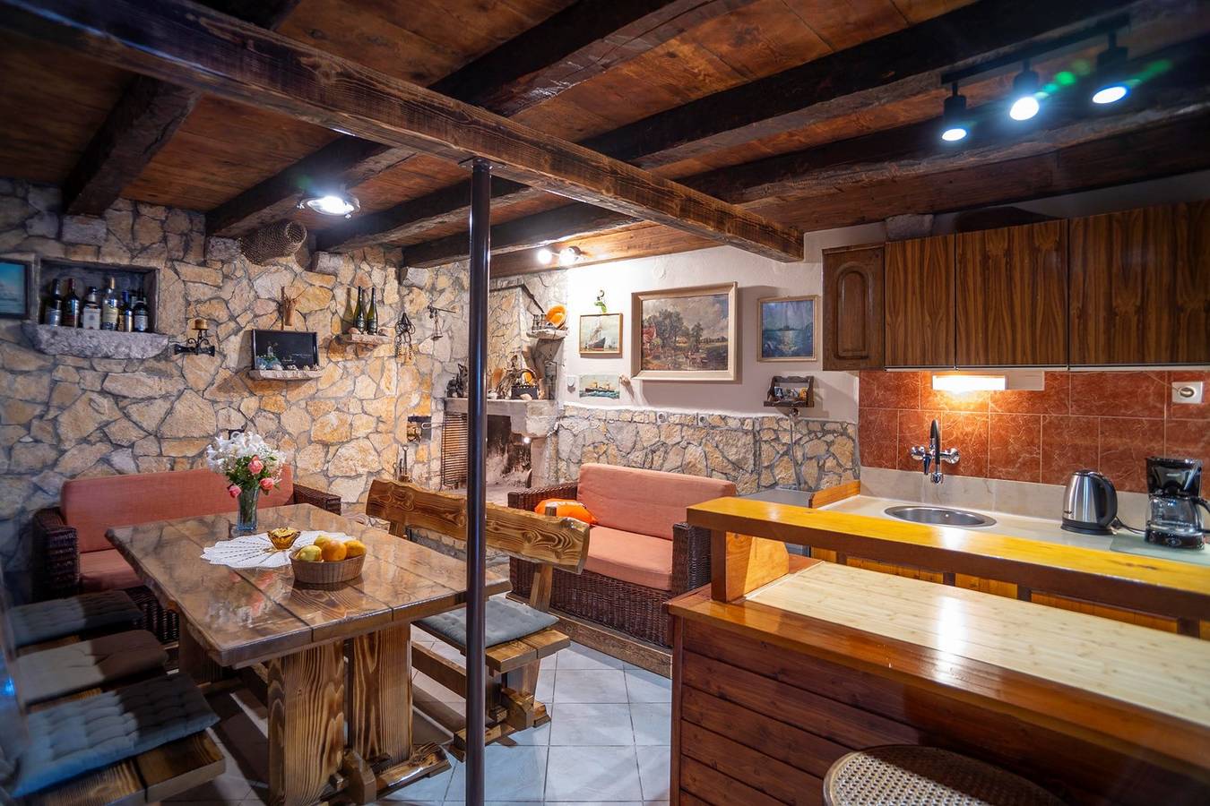 Apartamento inteiro, Charming Holiday Apartment in the Heart of Postup Vineyards – Spectacular Sea Views! in Orebic, Dubrovnik-Neretva