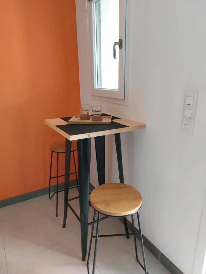 Chambre d’hôte pour 2 personnes, avec terrasse ainsi que jacuzzi et jardin en Ardèche - 2