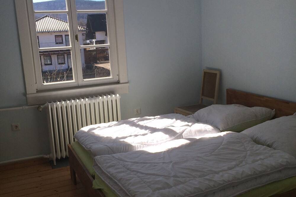 Ganze Wohnung, Ferienwohnung in kultiger 30er-Jahre Villa im Thüringer Wald in Gräfenroda, Thüringer Kernland