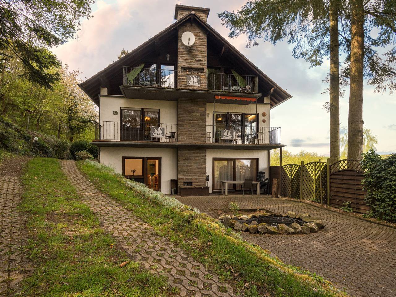 Ganze Wohnung, Eifelnatur (Haus 1) in Immerath, Vulkaneifel