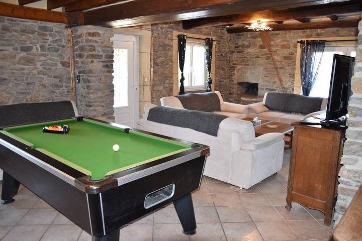 Gîte pour 13 personnes, avec jacuzzi ainsi que terrasse et jardin dans Parc naturel régional des Ardennes - 3