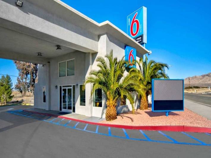 Ganze Wohnung, 1 Kingsize-Bett | Rauchen erlaubt | Victorville in Victorville, San Bernardino County