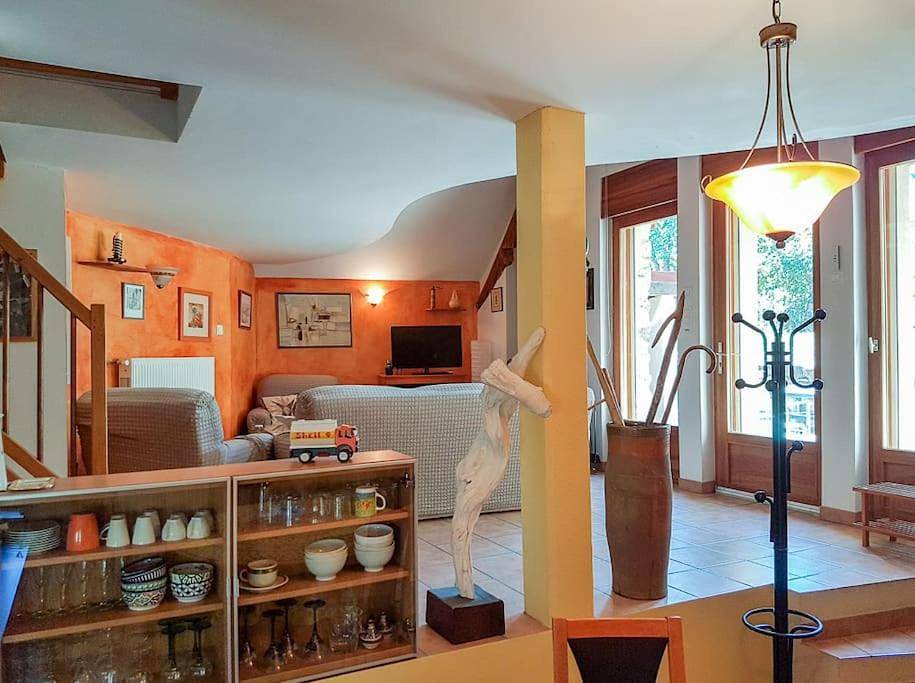 Two-Bedroom House in Bellaffaire, Région de Forcalquier