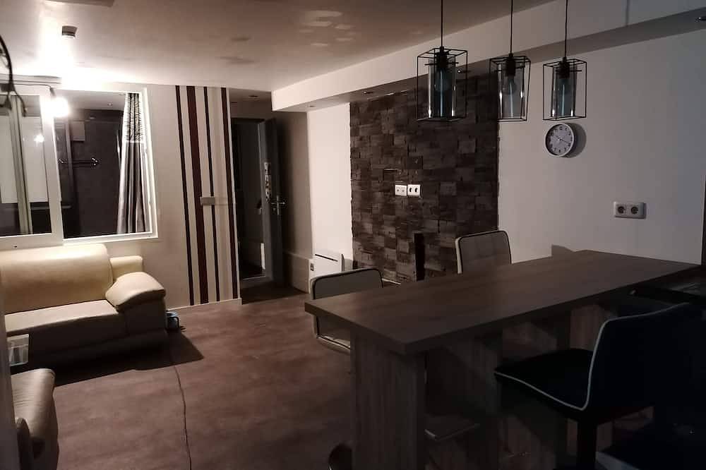 Entire apartment, Limoux Centre Ville in Limoux, Limoux region