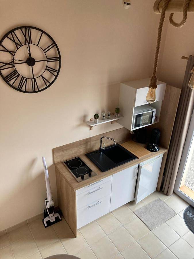 Gîte pour 2 personnes, avec jardin à La Chaize-Giraud - 2