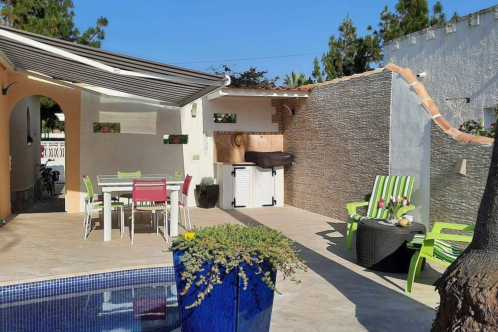 Charmante Villa Climatisee Piscine Privee, Jardin , Proche Mer Et Commerces in Almadrava, Costa Blanca