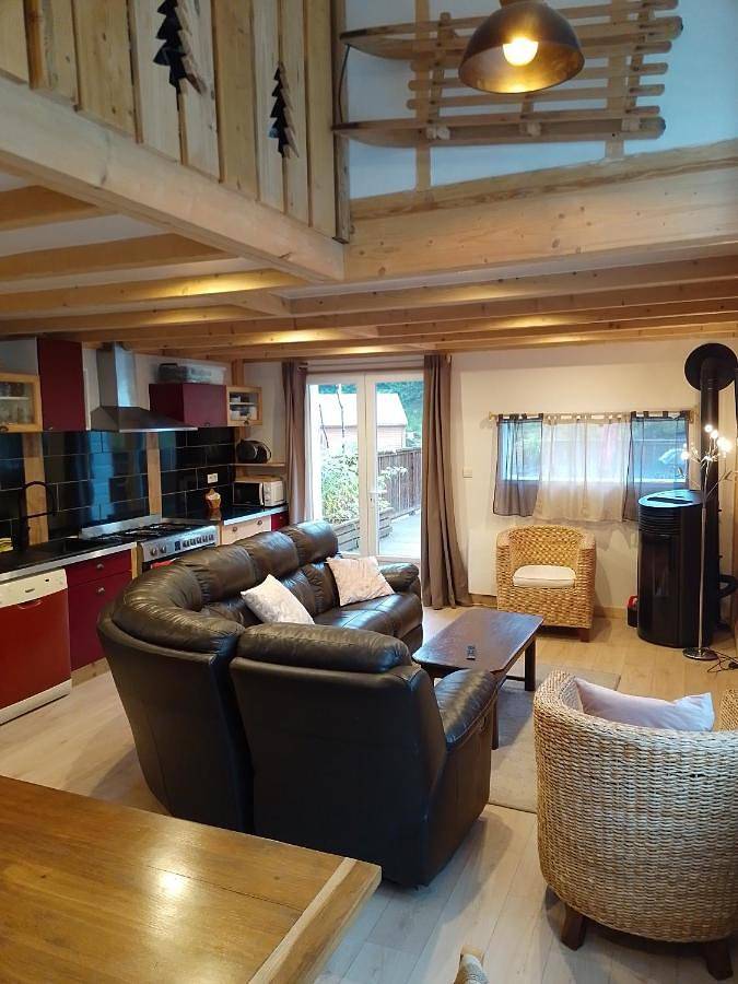 Gîte pour 11 personnes, avec terrasse et vue à Saint-Jacques-des-Blats - 2