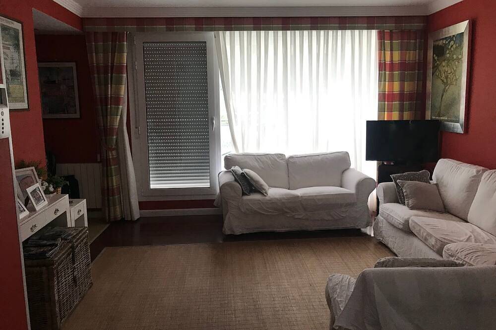 Entire apartment, A cozy and charming pennhouse with a wonderful view in Bentalde, Bakio