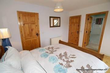 Log Cabin for 8 People in Glenties, County Donegal, Photo 4
