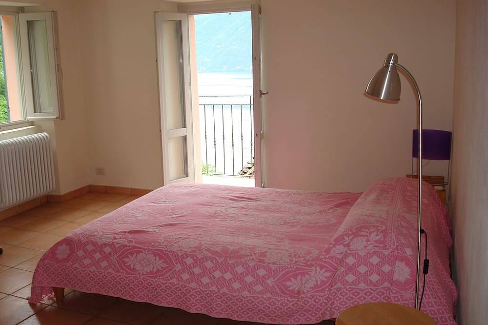 Ganze Wohnung, Traum-Aussicht - Familien-Apartment mit Terrasse und Garten in Lezzeno, Comer See