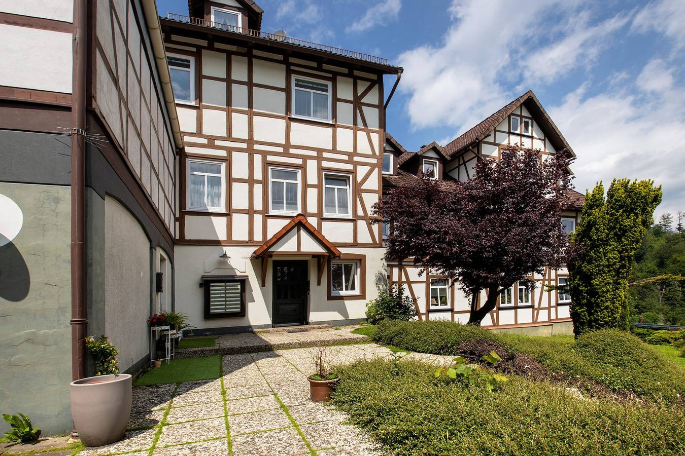 Entire apartment, Apartment 'Der Falkenhorst' with Mountain View, Shared Terrace and Wi-Fi in Bad Sachsa, Harzvorland