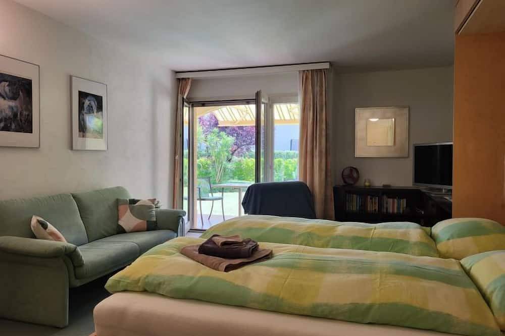 Ganze Wohnung, Residenza Parcolago Apt 018 mit Garten in Caslano, Luganersee