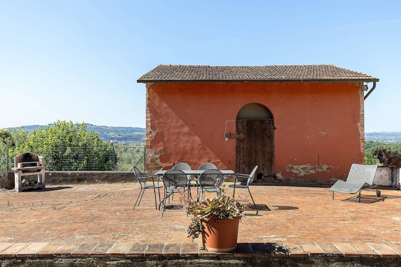 Oasi Toscana: Podere con Piscina Privata, Vista e Parcheggio Privato in Capraia e Limite, Firenze province