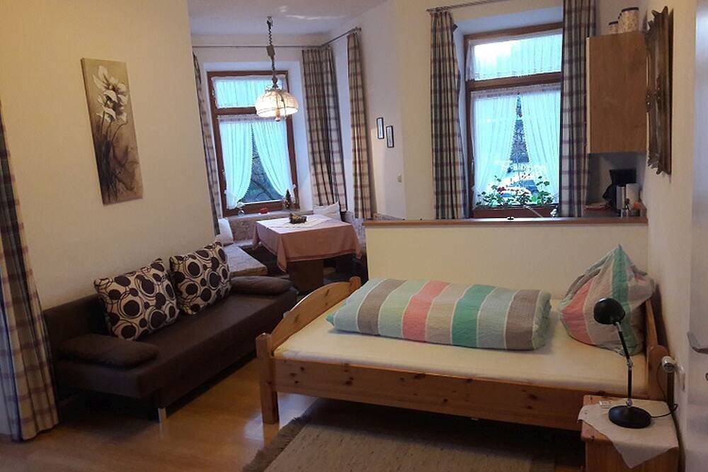 Ganze Wohnung, Einzelappartement Lattengebirge, 33qm, kombinierten Wohn-Schlafbereich, Balkon in Bad Reichenhall, Berchtesgadener Alpen